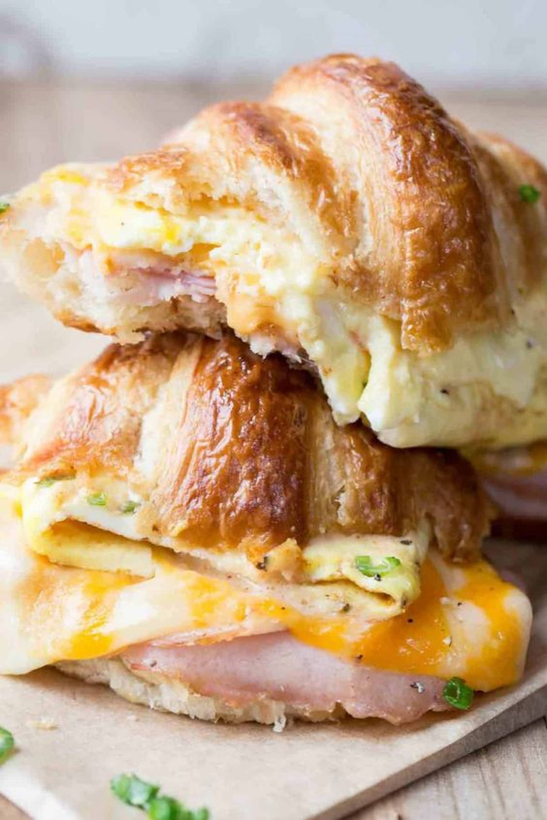 Croissant egg & turkey ham sandwich