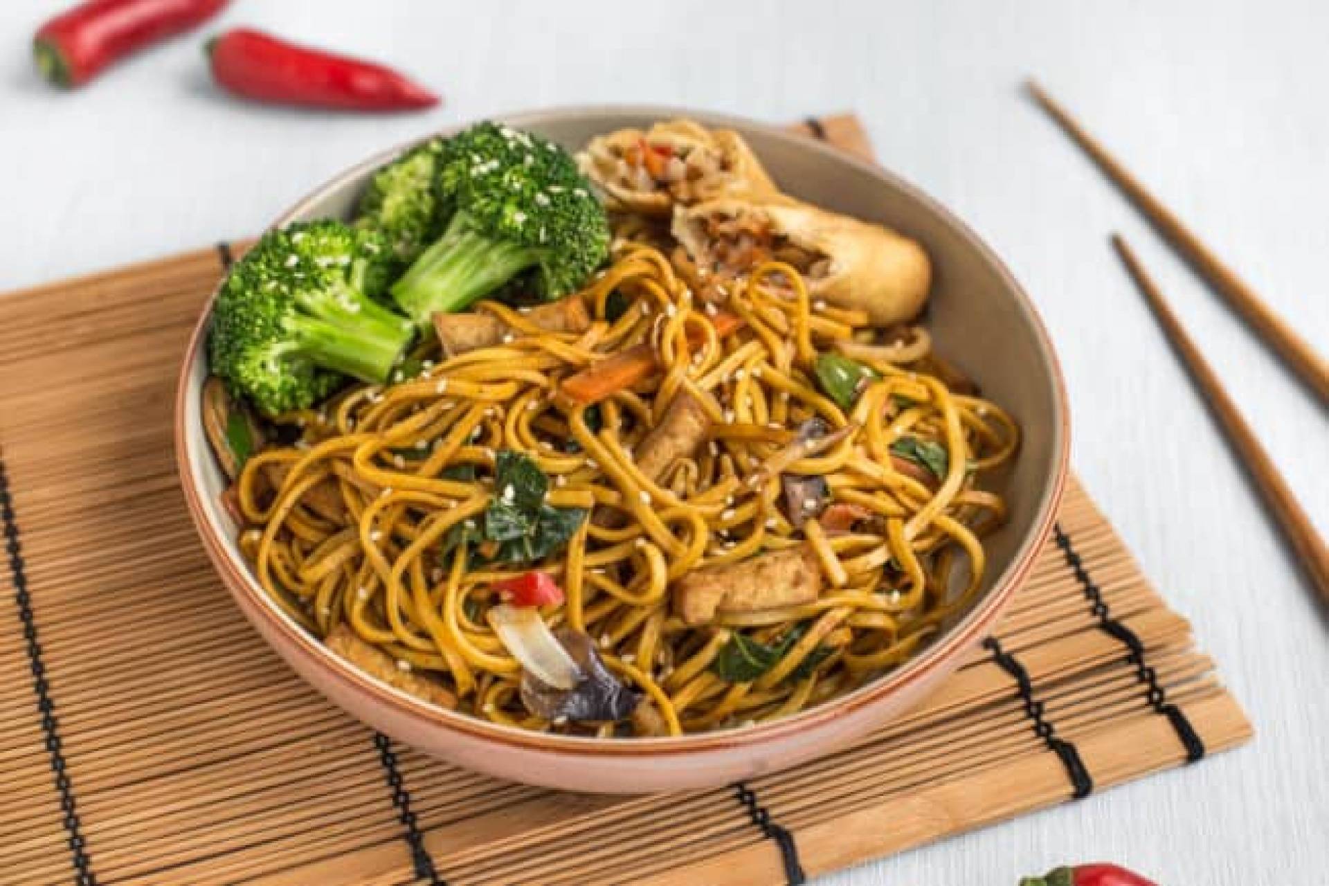 Teriyaki chow mein (vegan)