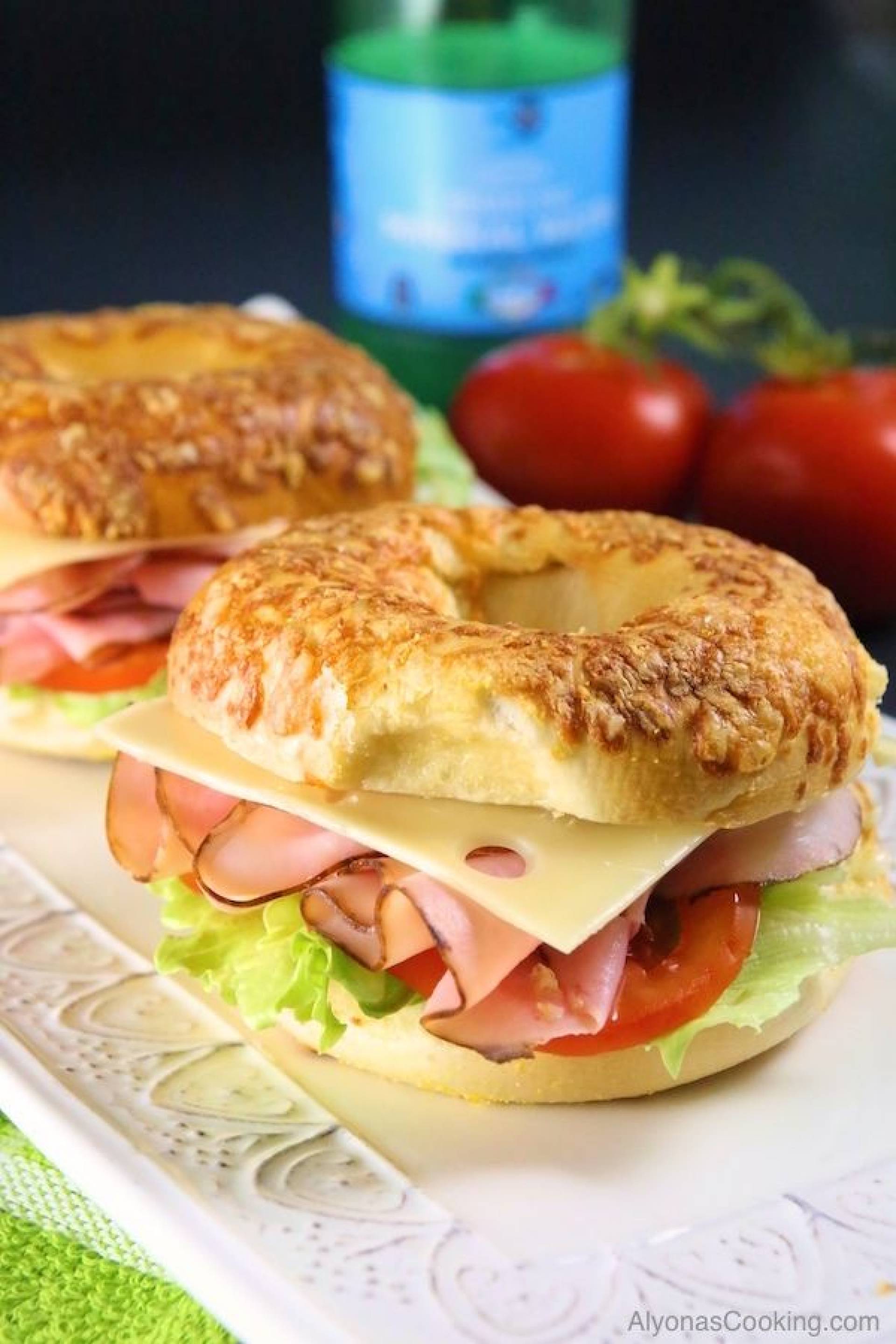 Bagel ham & cheese sandwich